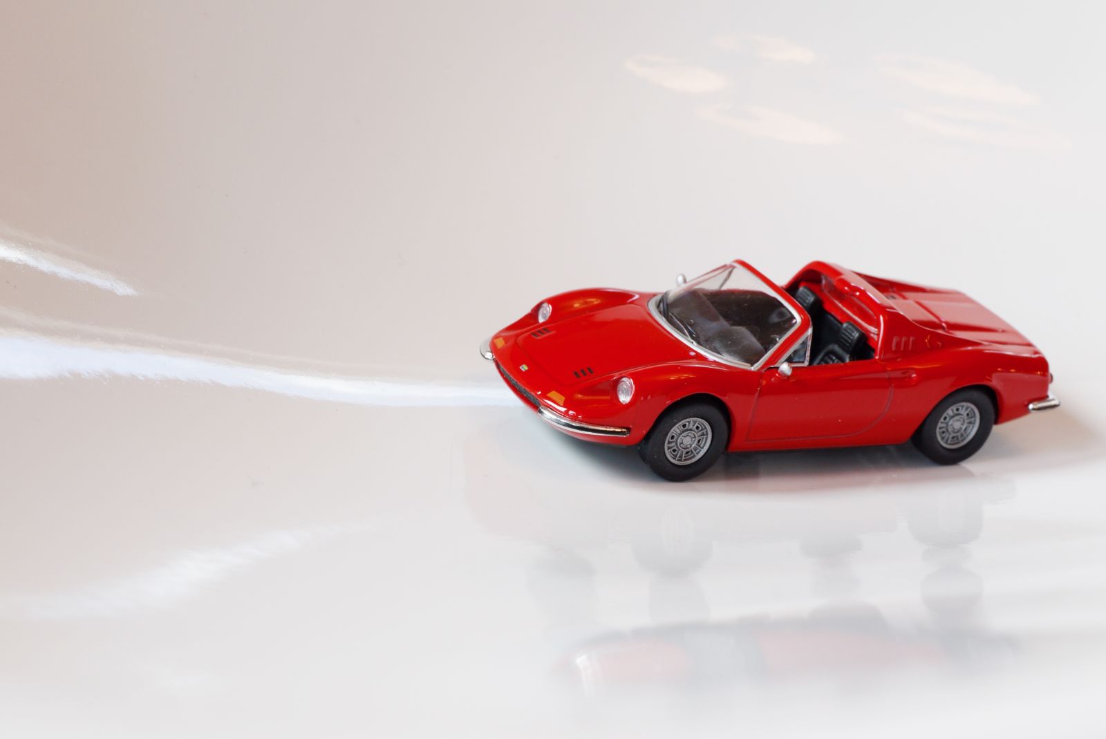Illustration for article titled Kyosho Ferrari 4 1/64 #9 - Project Prancing Horse #10 - 1972 Dino 246 GTS