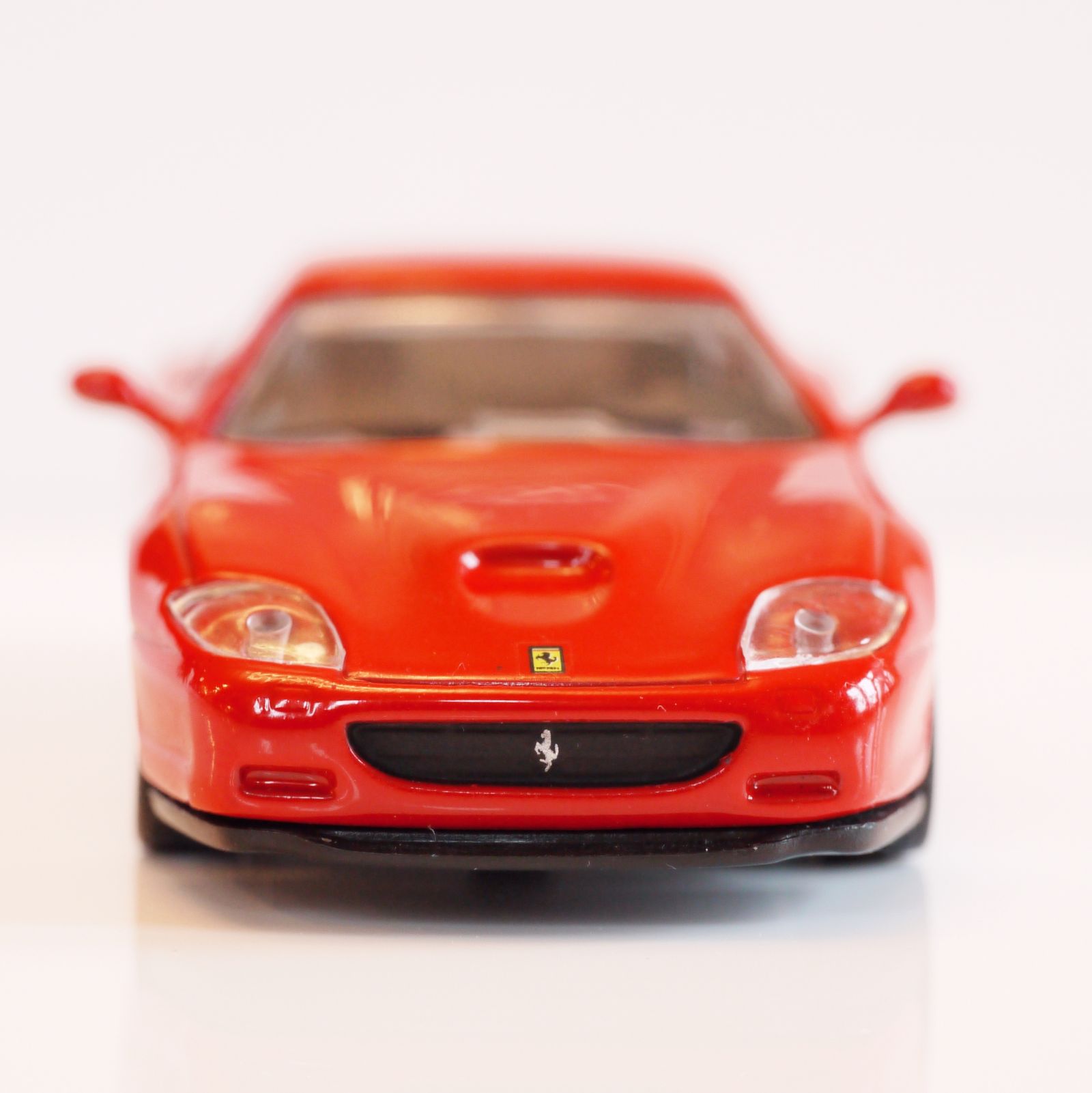 Illustration for article titled Kyosho Ferrari 2 1/64 #48 - Project Prancing Horse #48 - 2002 Ferrari 575 Maranello