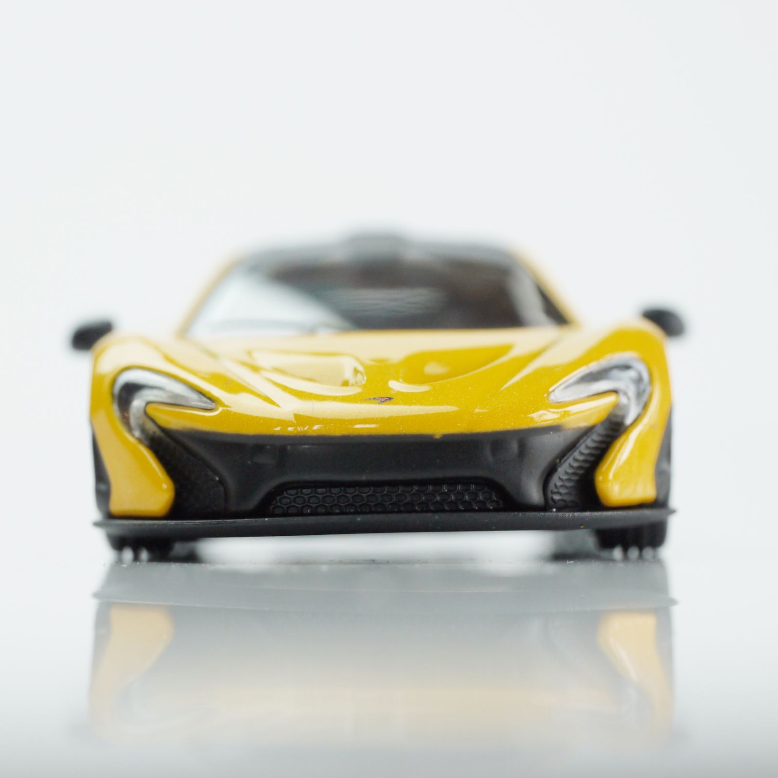 Illustration for article titled Kyosho McLaren 1/64 #82 - Project Speeding Kiwi #7 - 2013 McLaren P1