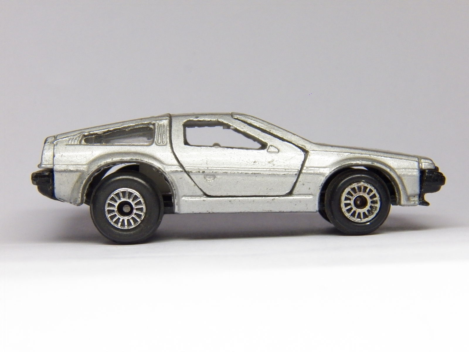 Illustration for article titled eBay lot HAWL Zee DMC Delorean  friends
