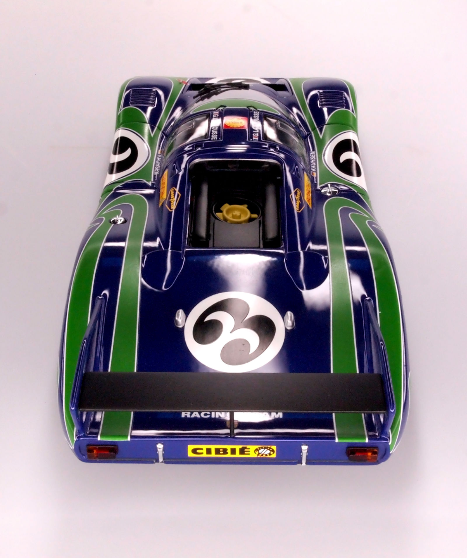 Illustration for article titled Porsche 917 Re-shoot