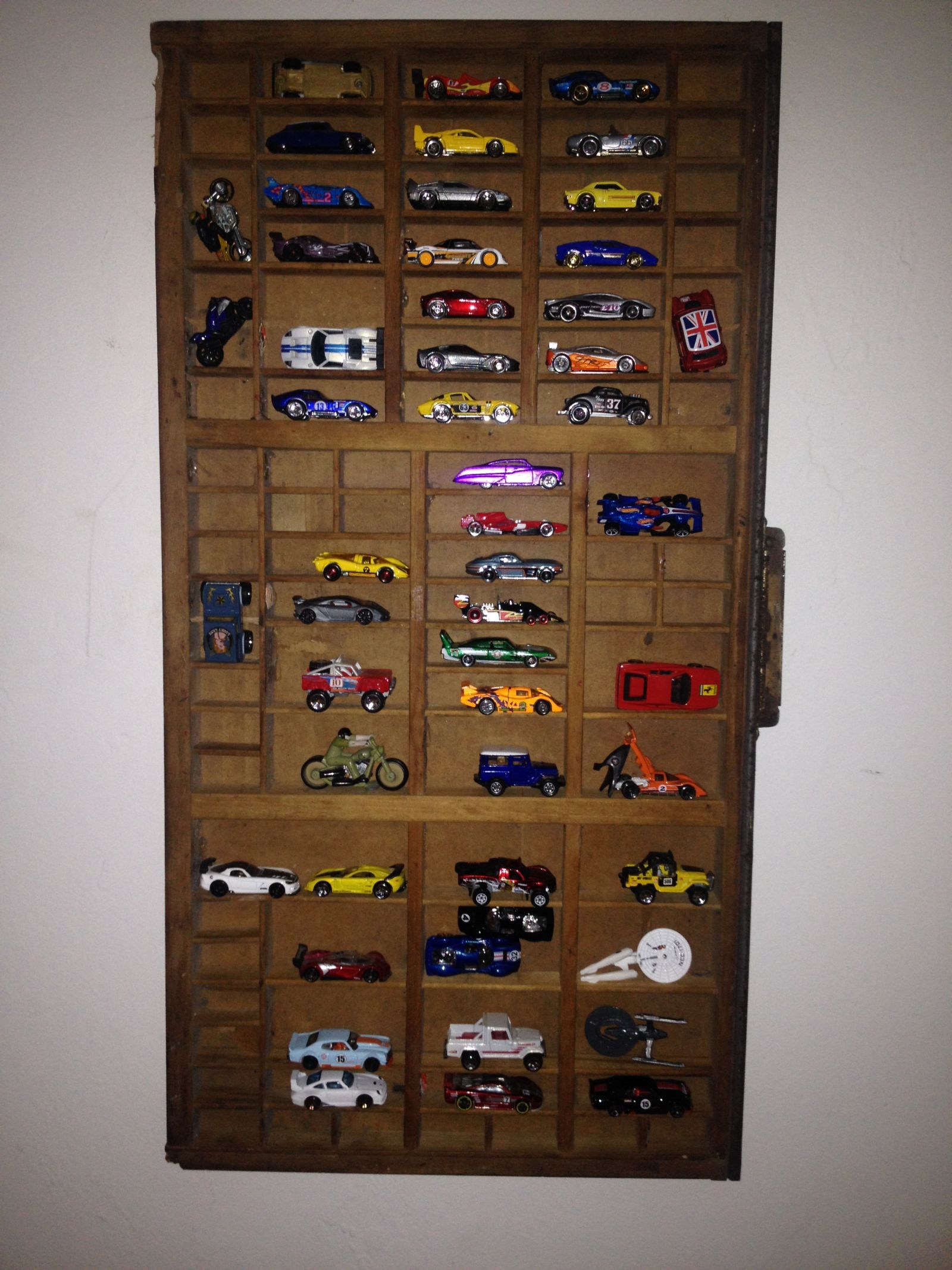 Illustration for article titled New Hot Wheels Display, Latest Haul and Trade Cars