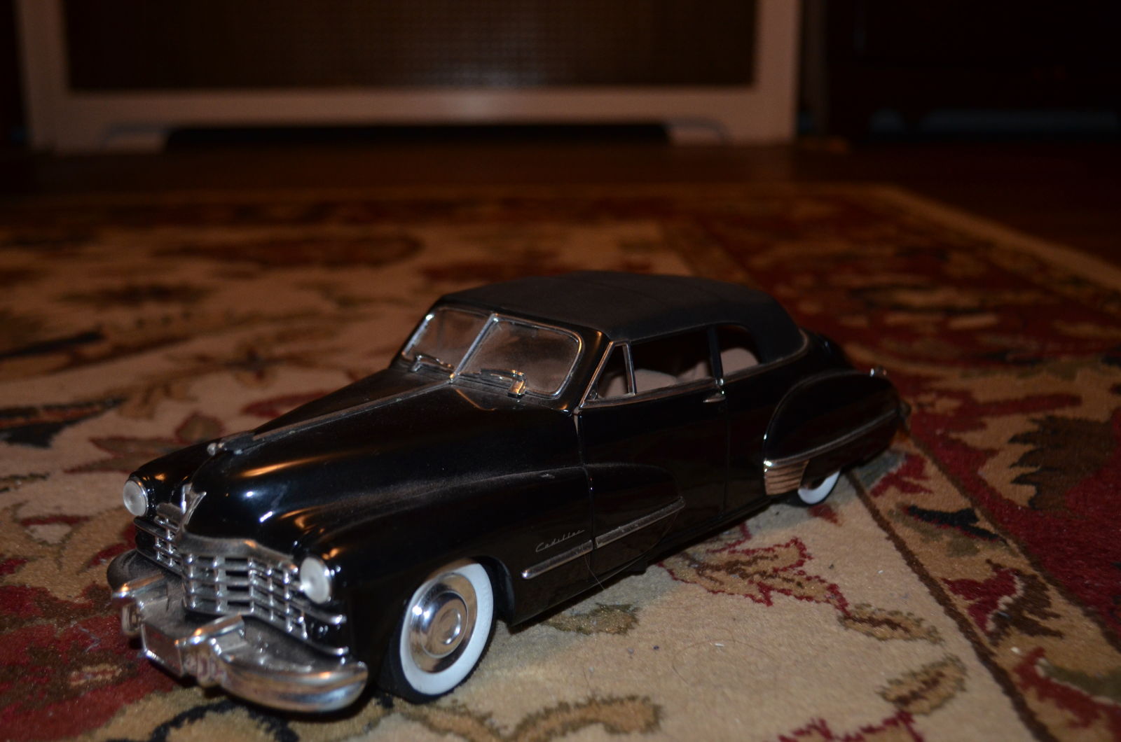  1/18 1946 Cadillac Convertible. Rear bumper cracked in half, antenna missing.  