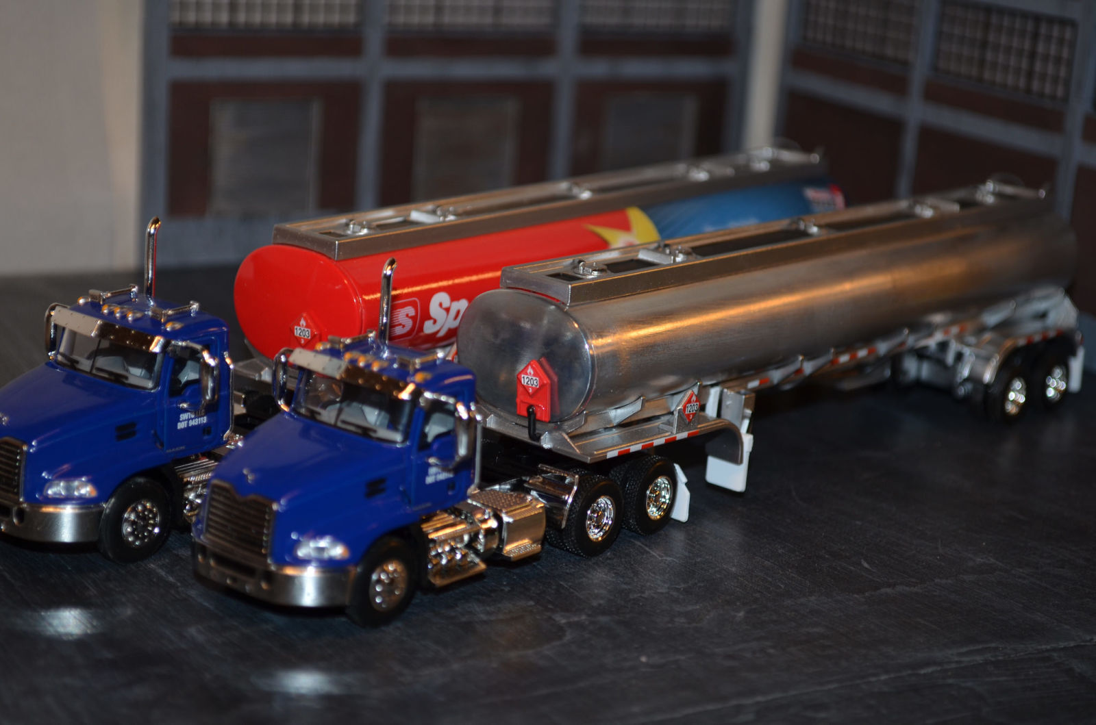 Illustration for article titled Custom tanker trailer.