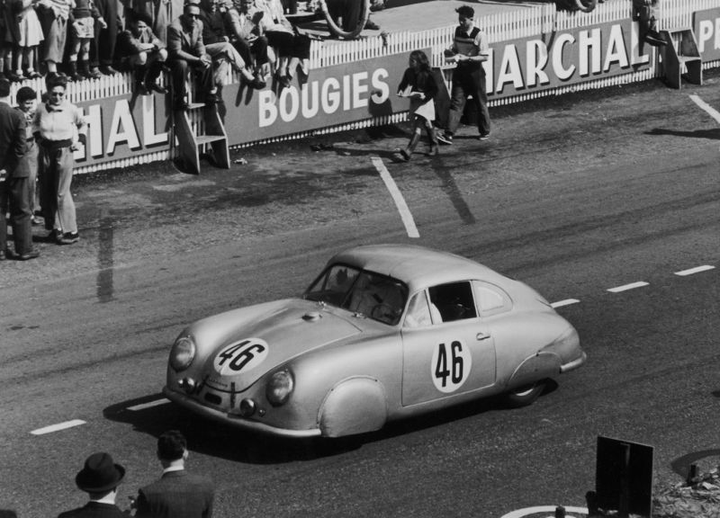 The first Porsche to compete at a Le Mans 24 hours race, the 356/4 SL. Source: www.supercars.net