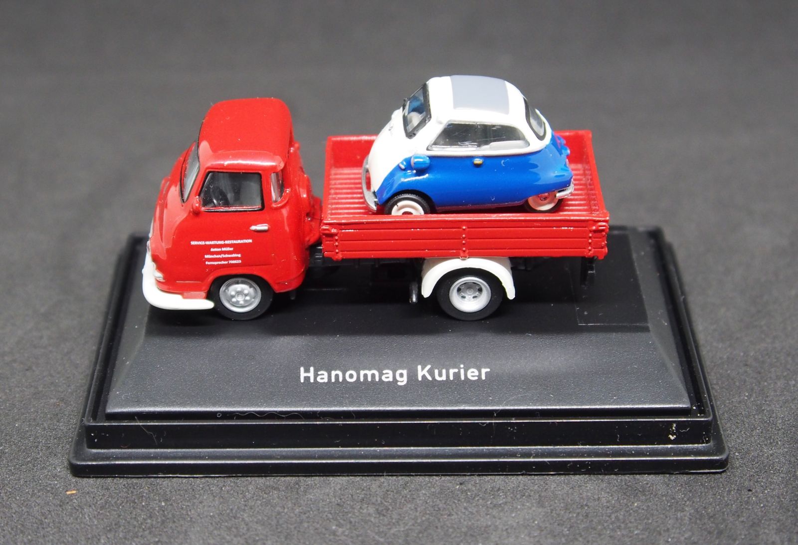 Illustration for article titled ///May - Kleinwagen Und Lastwagen: Schuco Isetta and Hanomag Kurier
