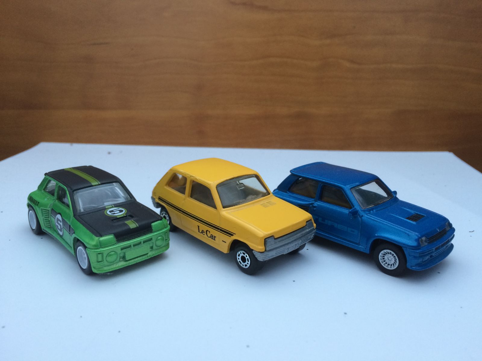 Illustration for article titled French Friday: Renault 5s in all Different Flavors