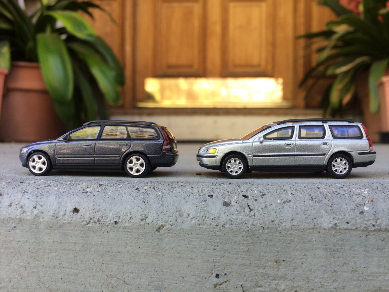 Illustration for article titled Swedish Saturday: Volvos Big and Little!