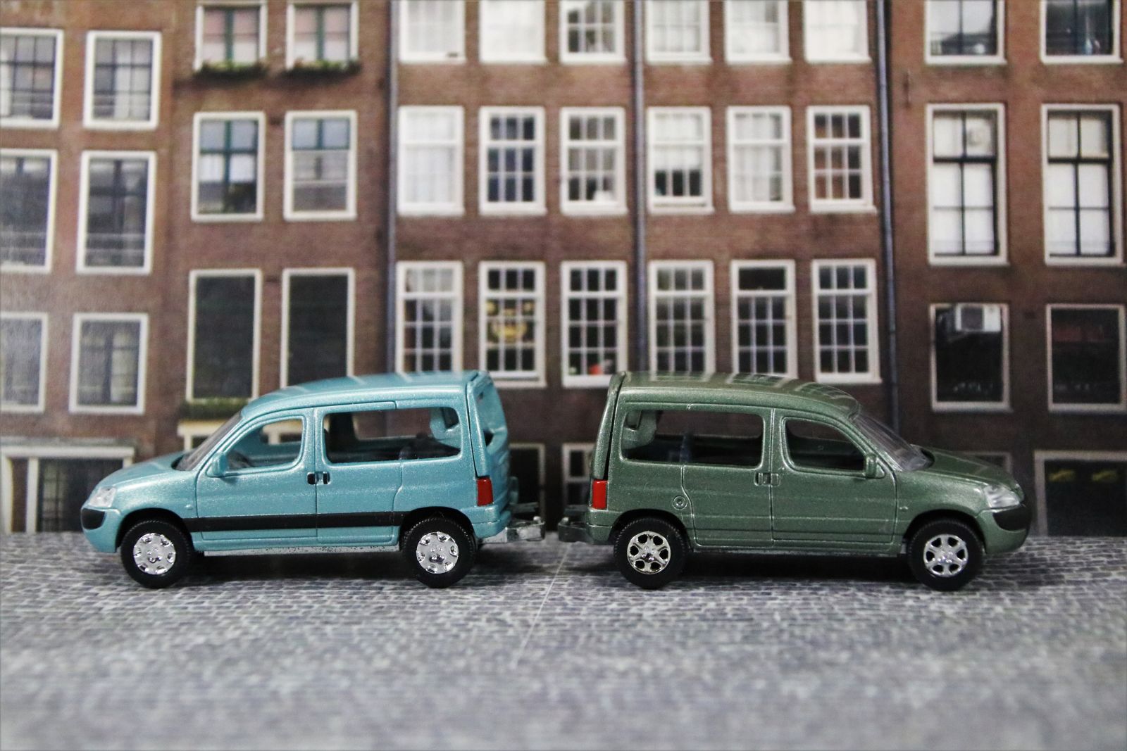 Illustration for article titled French Friday: Partnering with the Berlingo