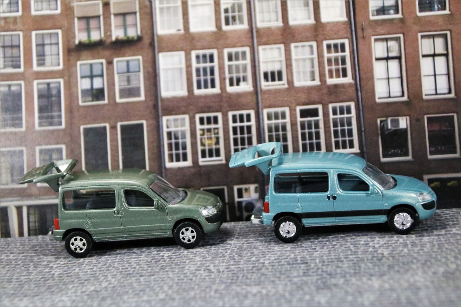 Illustration for article titled French Friday: Partnering with the Berlingo