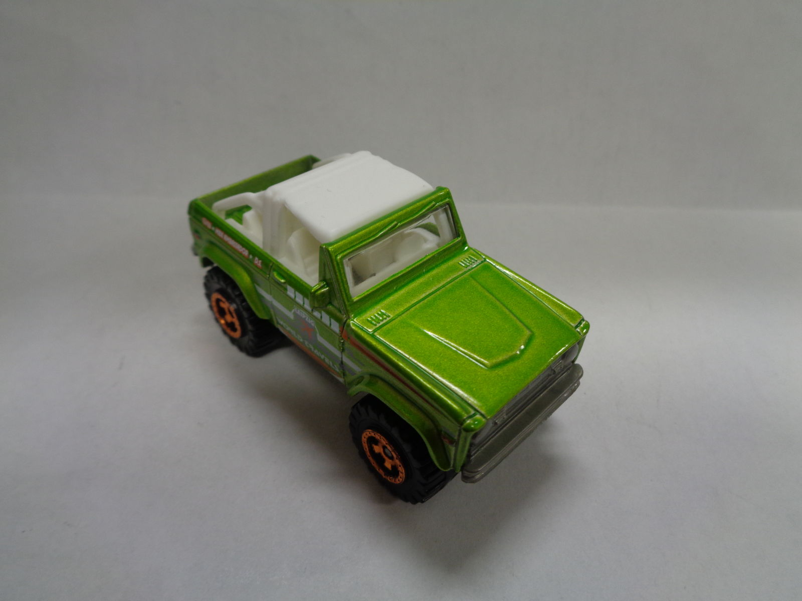 Illustration for article titled 1972 FORD BRONCO BY MATCHBOX
