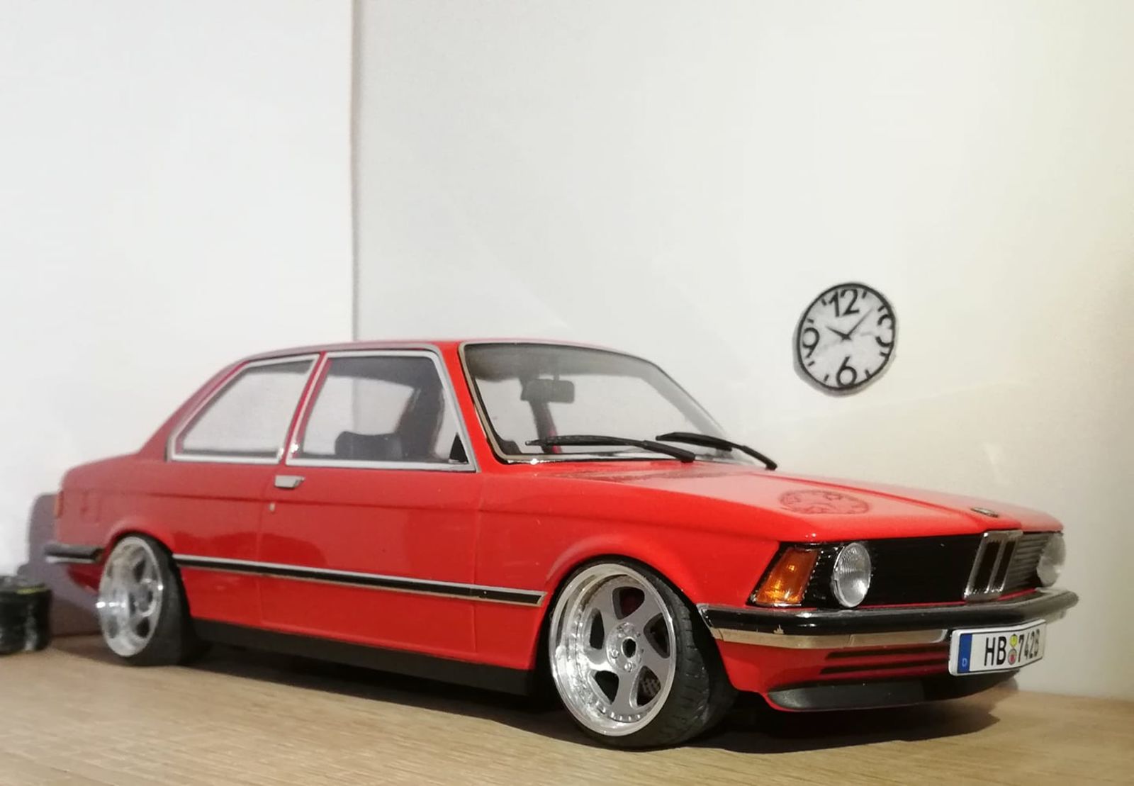 Illustration for article titled 1975 BMW 318i E21 (KK SCALE)