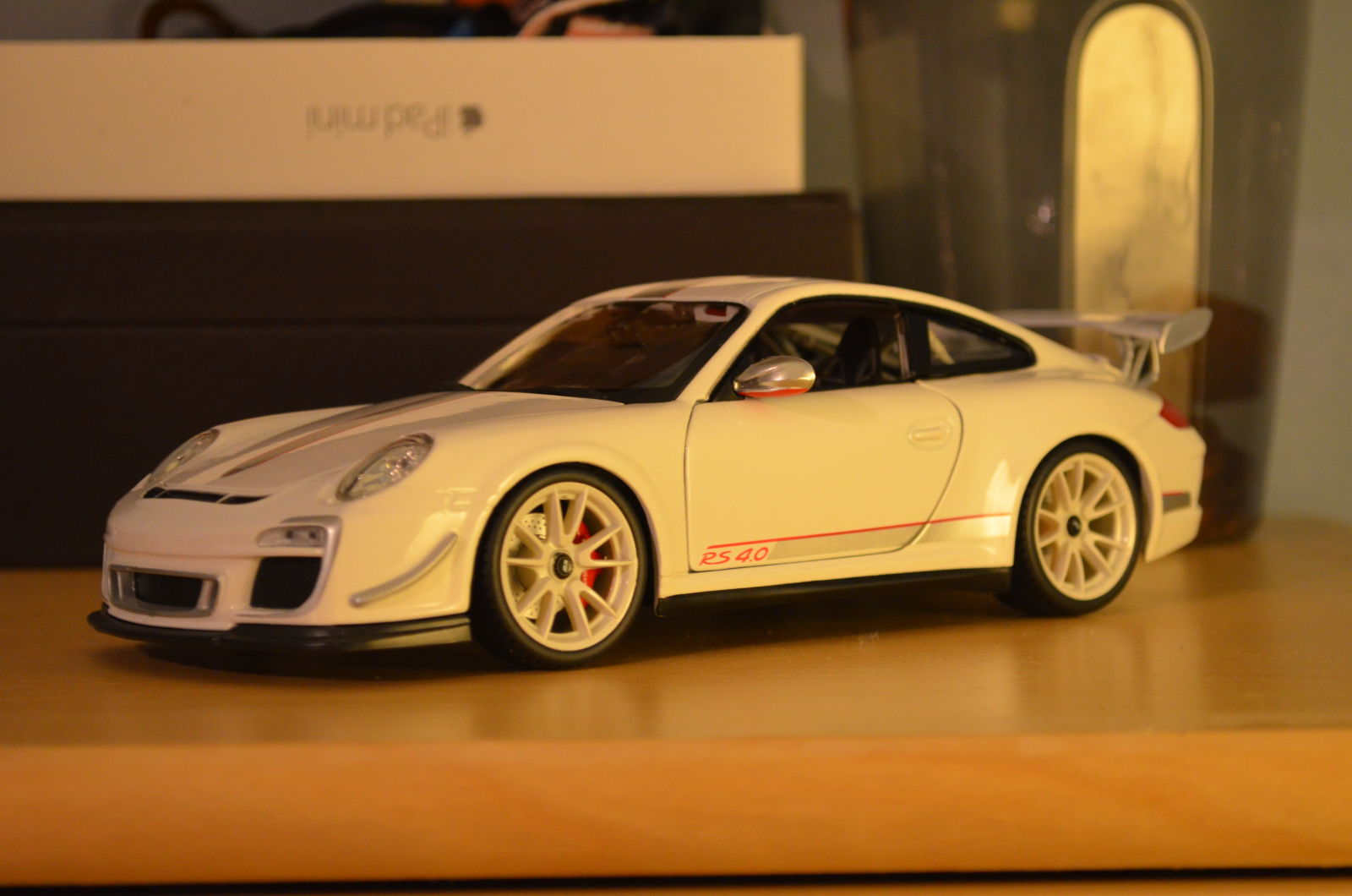 Illustration for article titled Bburago Porsche 911 (997) GT3 RS 4.0