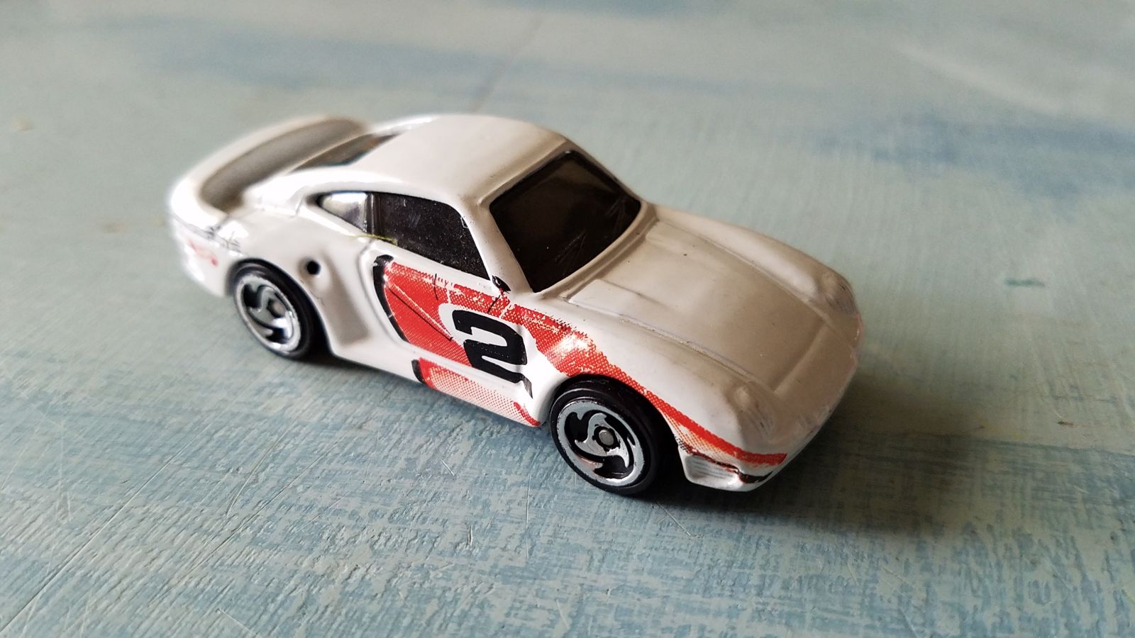 The 959 was in great condition. Especially considering it was in a bin with a bunch of other loose cars and other random toys. 
