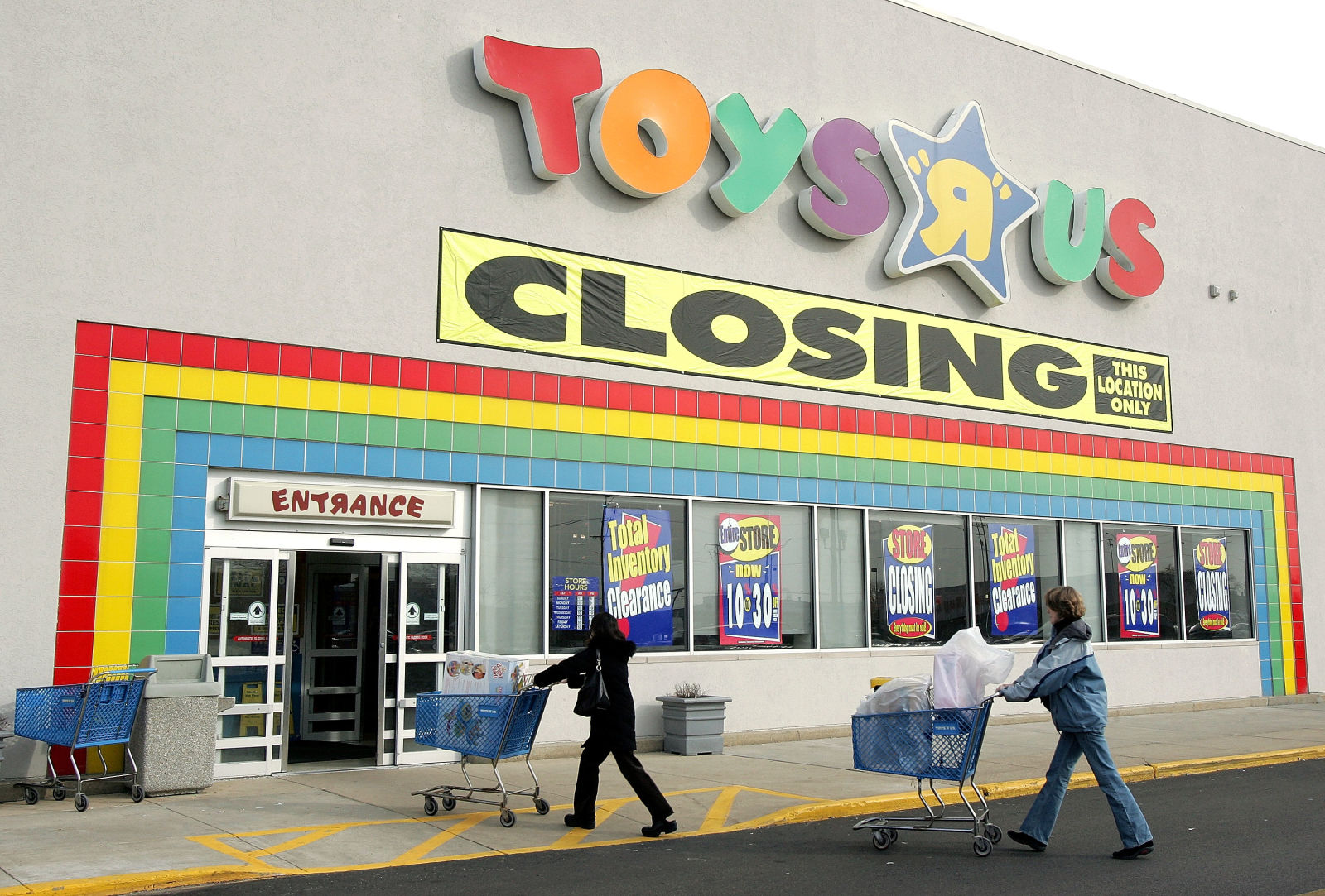Illustration for article titled Toys R Us Liquidation Discounts