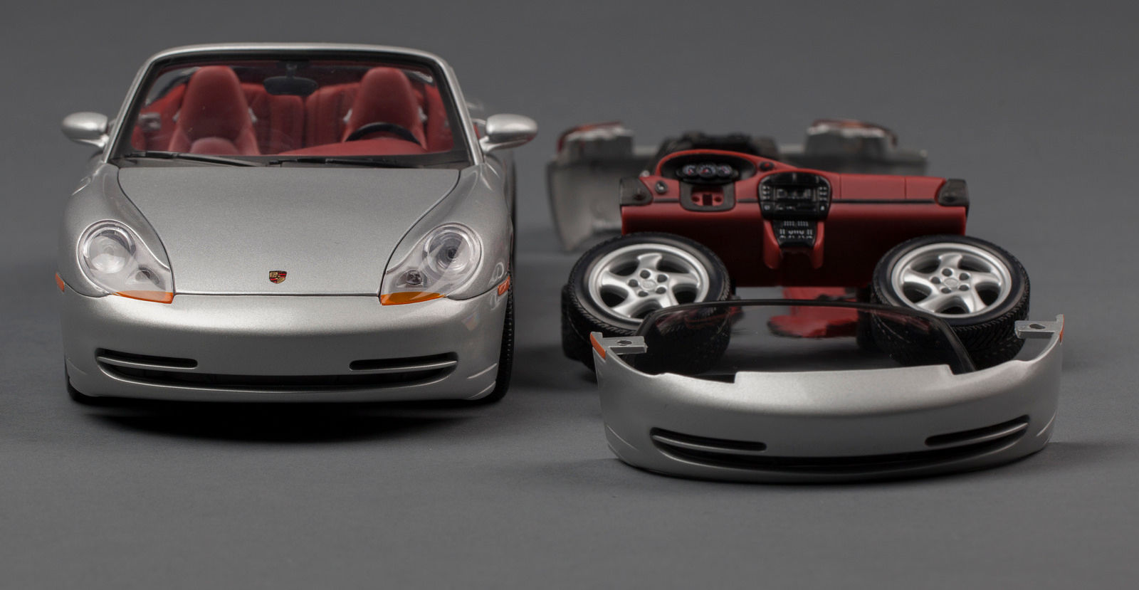 Illustration for article titled Gate/UT/AutoArt 996 Carrera Cabriolet