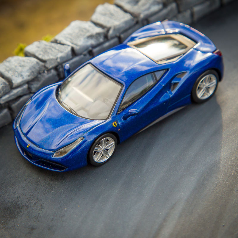 Details, as usual with Kyosho, are gorgeous.