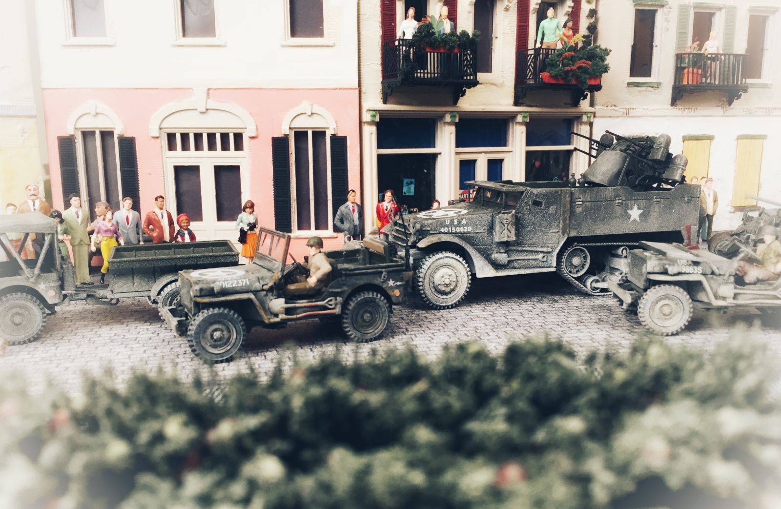 Illustration for article titled Military Monday: 1/43 Scale Convoy