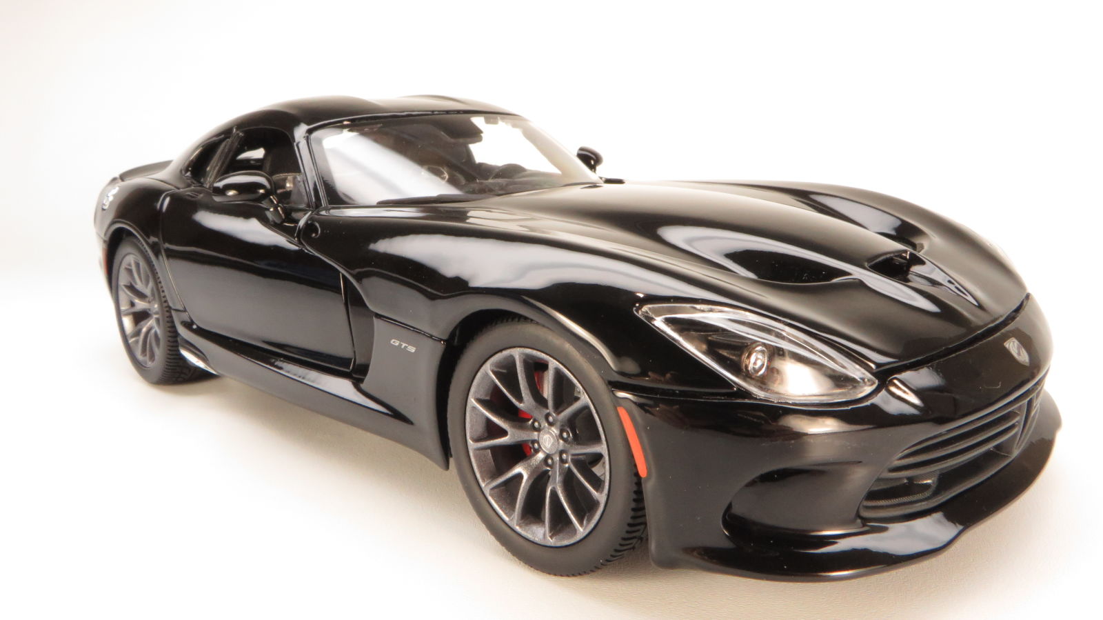 Illustration for article titled Maisto 2013 SRT Viper GTS 1:18 Scale