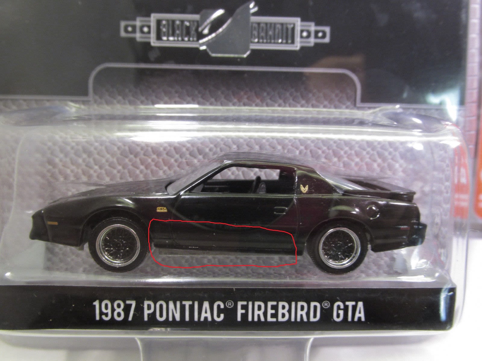 Illustration for article titled 1st attempt at a Semi Custom 1:64: GreenLight 87 Pontiac GTA, Pic Heavy Post