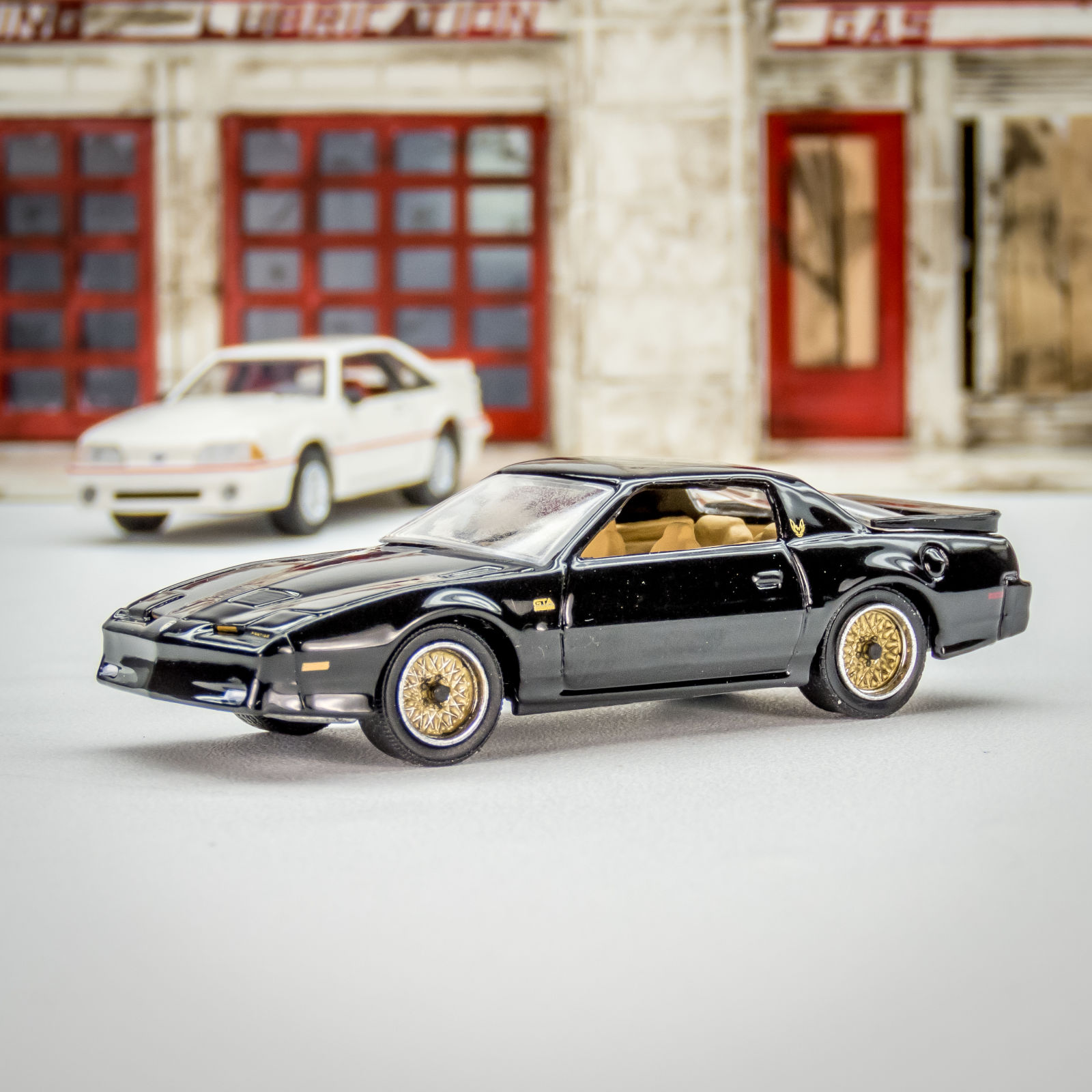Illustration for article titled 1st attempt at a Semi Custom 1:64: GreenLight 87 Pontiac GTA, Pic Heavy Post