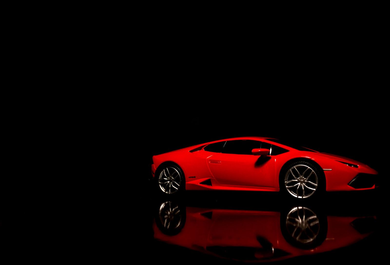 Illustration for article titled Just a red Huracan.