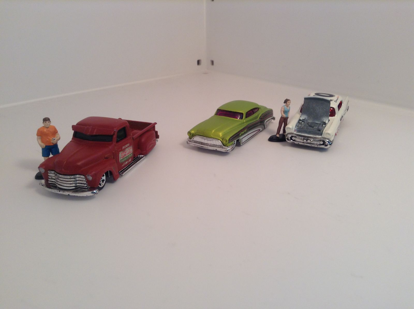HW ‘50&#39;s cars. The car in the middle is a fantasy cast, but I put it here anyway.