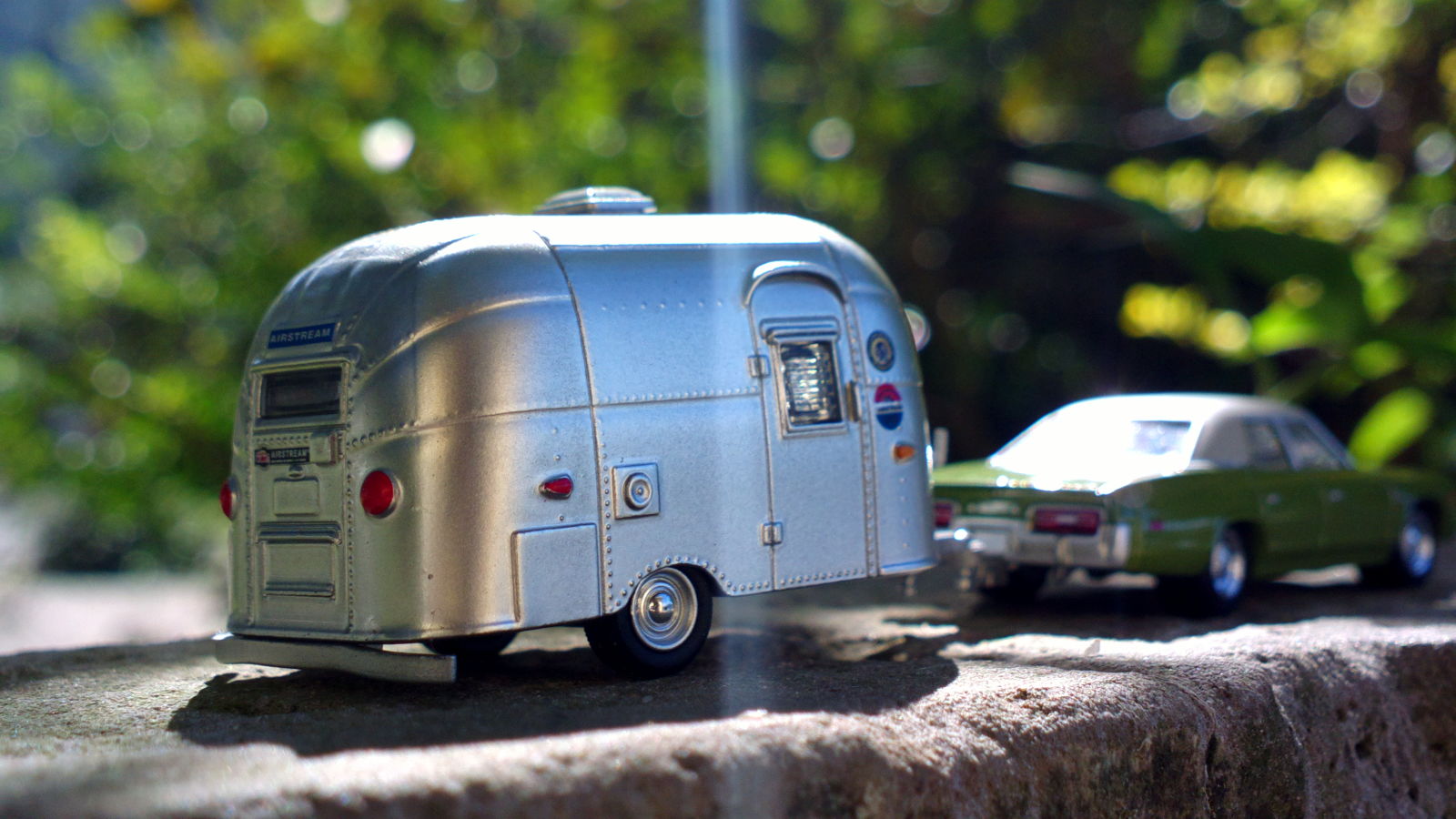 Illustration for article titled Weekend? Lets hitch the Airstream and go!