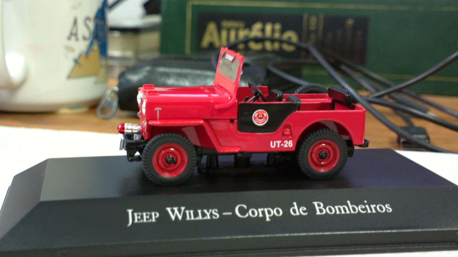 Illustration for article titled Small deAgostini HAWL - Jeep Willys Bombeiros