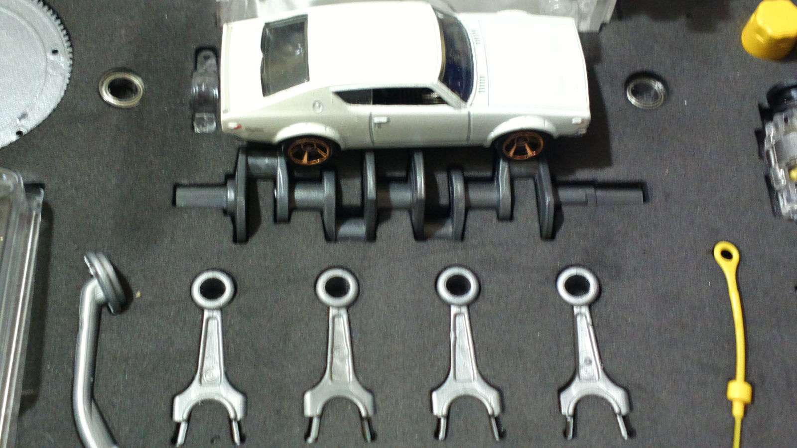 The size of the pieces compared to the Kenmeri Skyline