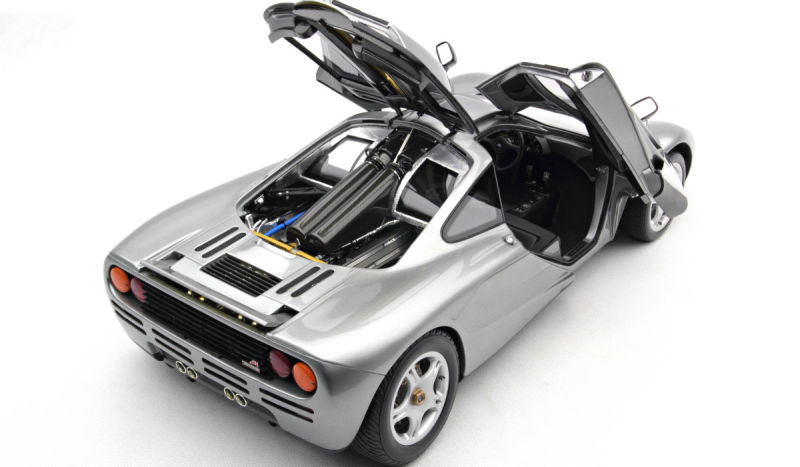 Illustration for article titled How does a $10k+ 1:8 McLaren F1 looks like?