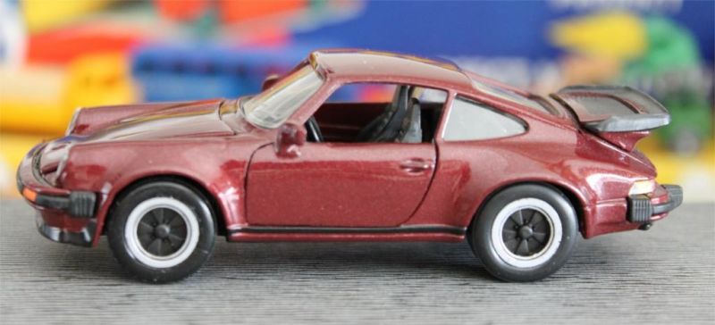 Illustration for article titled [REVIEW] NZG Porsche 911/930 Turbo 1:43