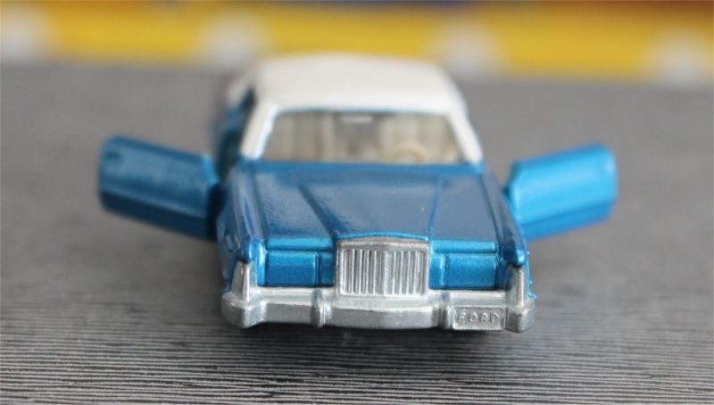 Illustration for article titled [REVIEW] Tomica Lincoln Continental Mark IV