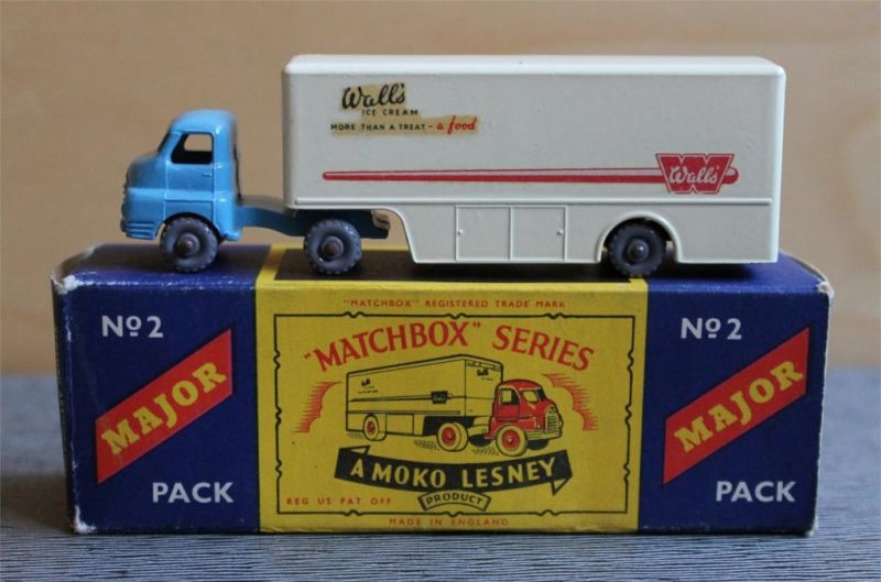 Illustration for article titled [REVIEW] Matchbox Major Pack M2 Bedford articulated ice cream truck