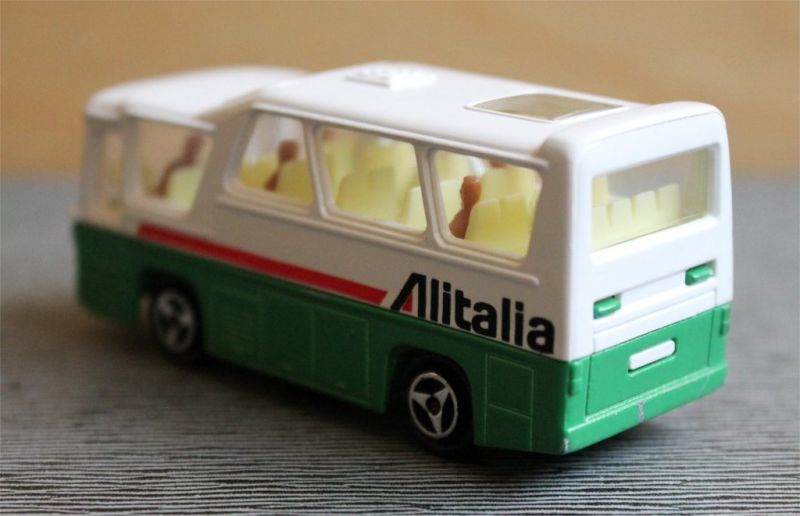 Illustration for article titled [REVIEW] Majorette Alitalia Minibus