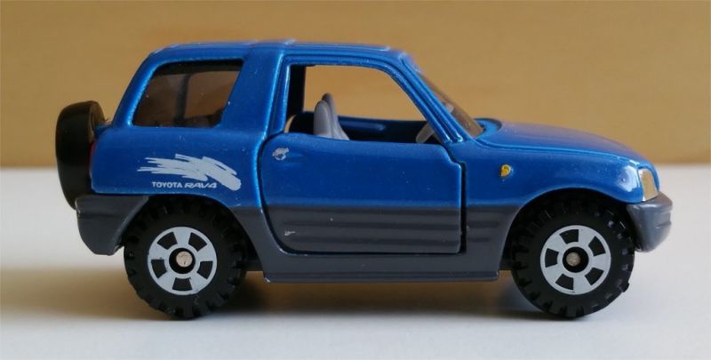 Illustration for article titled [REVIEW] Tomica Toyota RAV4