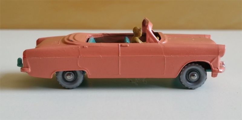 Illustration for article titled [REVIEW] Lesney Matchbox Ford Zodiac Convertible