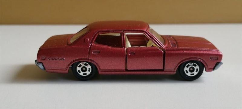 Illustration for article titled [REVIEW] Tomica Nissan Cedric 2800 SGL