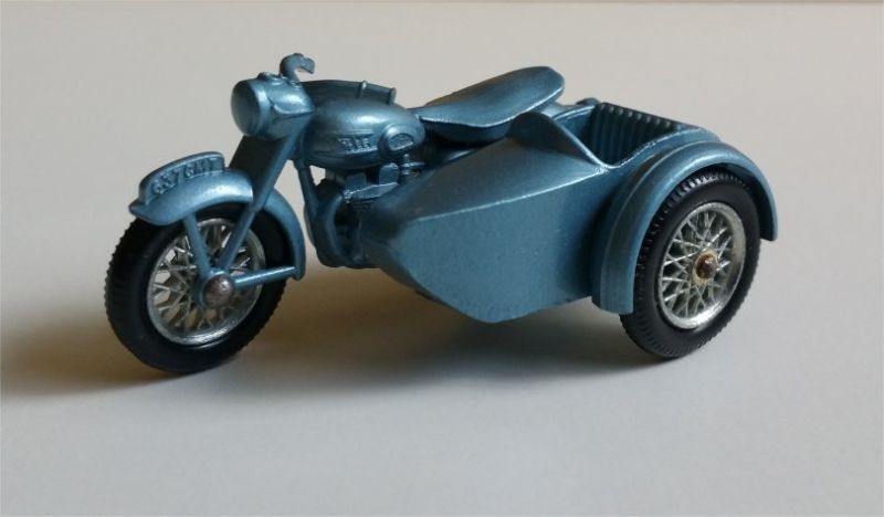 Illustration for article titled [REVIEW] Lesney Matchbox Triumph T110 and sidecar