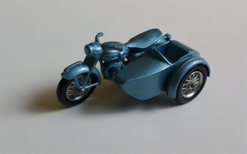 Illustration for article titled [REVIEW] Lesney Matchbox Triumph T110 and sidecar