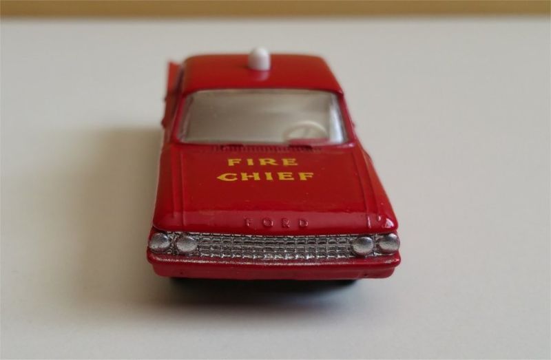 Illustration for article titled [REVIEW] Lesney Matchbox Ford Fairlane Fire Chiefs Car