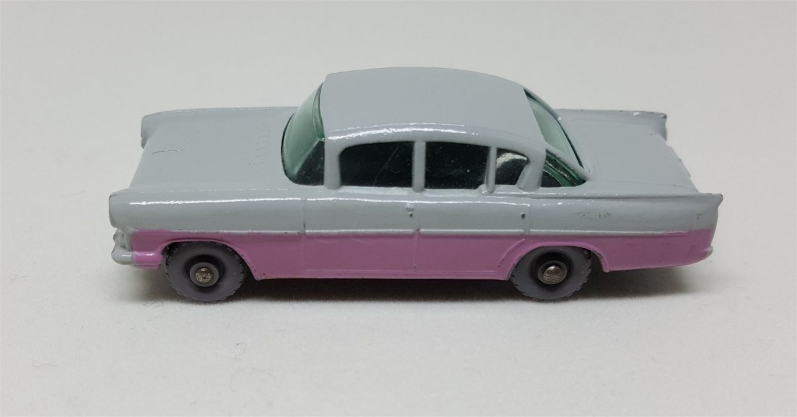 Illustration for article titled [REVIEW] Lesney Matchbox 1958 Vauxhall Cresta