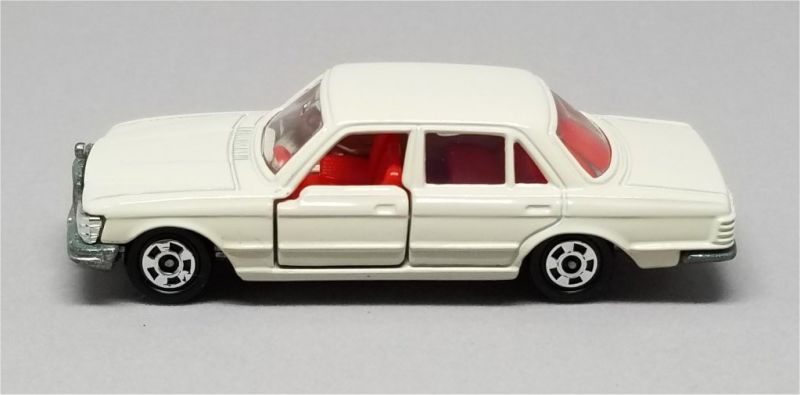 Illustration for article titled [REVIEW] Tomica Mercedes-Benz 450 SEL