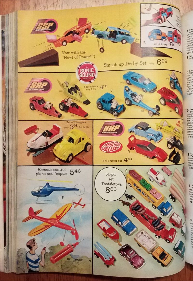 Illustration for article titled Surprise Saturday: Vintage Diecast in old Christmas catalogs - Part 2