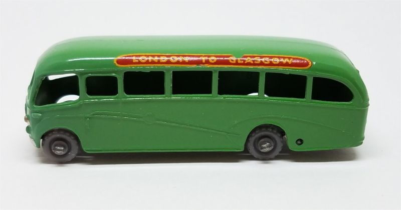 Illustration for article titled [REVIEW] Lesney Matchbox Bedford Duple Luxury Coach