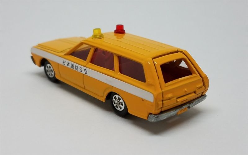 Illustration for article titled [REVIEW] Tomica Nissan Cedric Wagon (Road Service Emergency Vehicle livery)