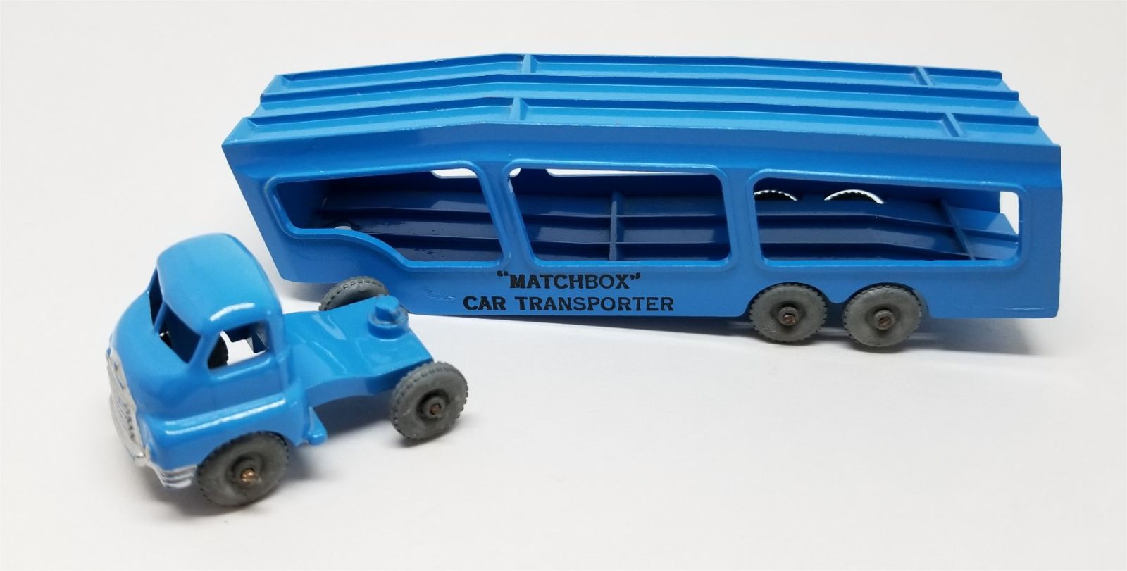 Illustration for article titled [REVIEW] Lesney Matchbox Accessory Pack Car Transporter