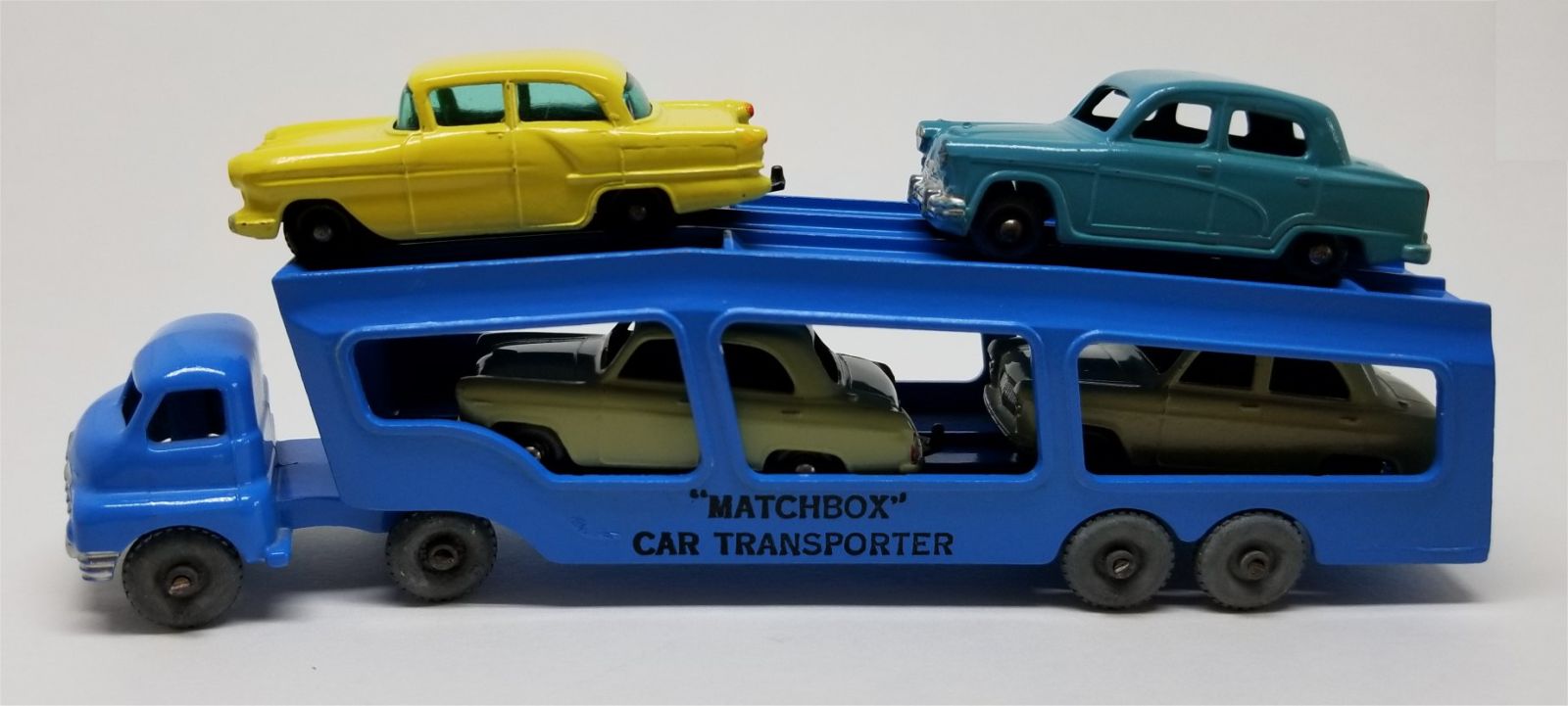 Illustration for article titled [REVIEW] Lesney Matchbox Accessory Pack Car Transporter