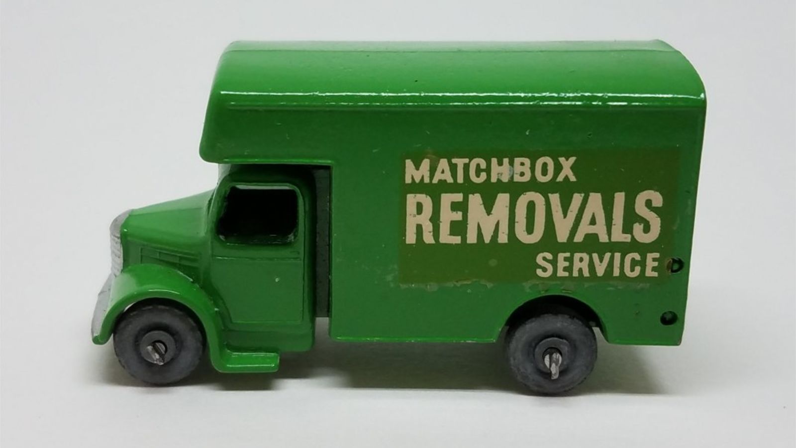 Illustration for article titled [REVIEW] Lesney Matchbox Bedford Removals Vanem/em