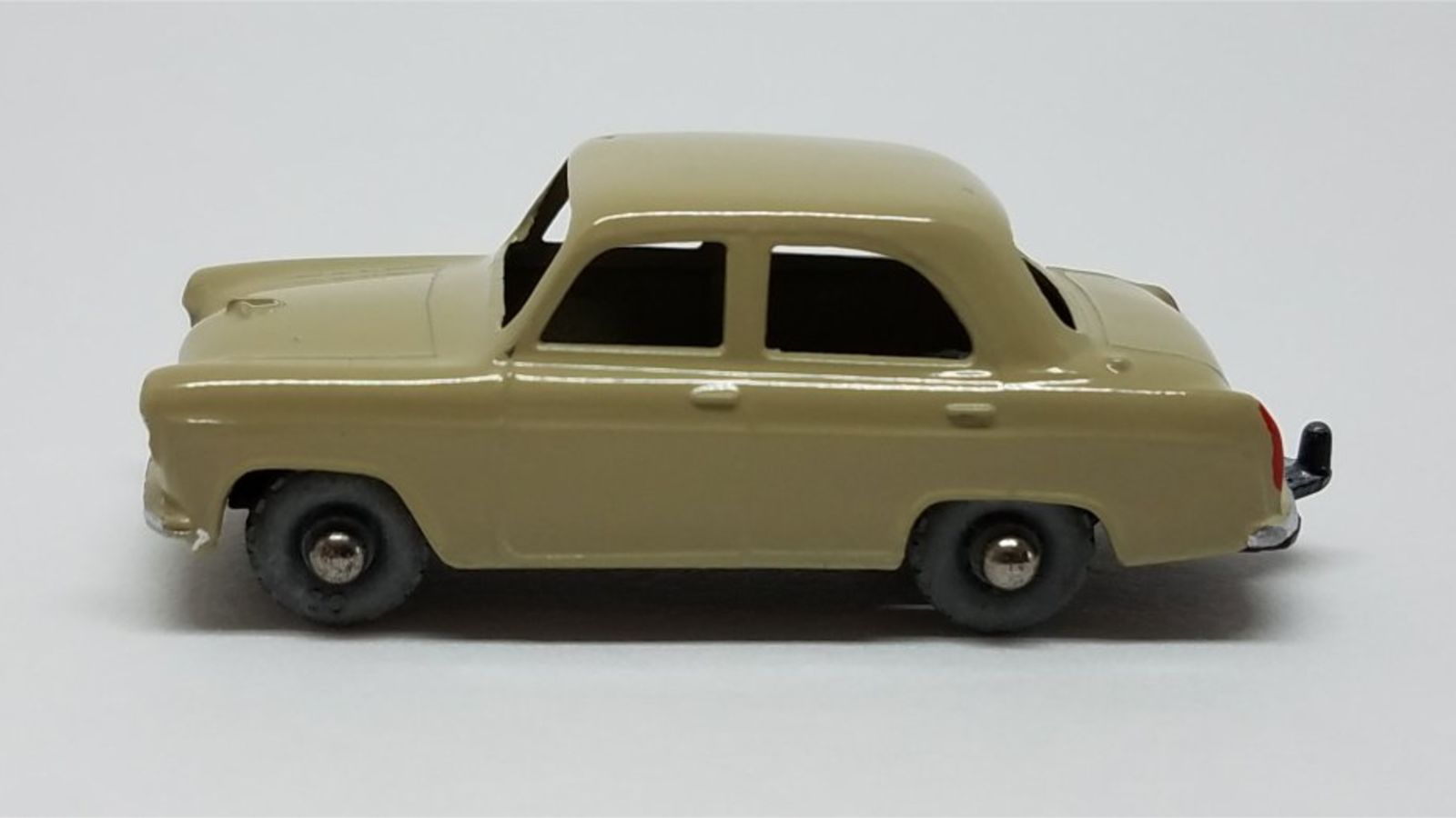 Illustration for article titled [REVIEW] Lesney Matchbox Ford Prefect (a different one)